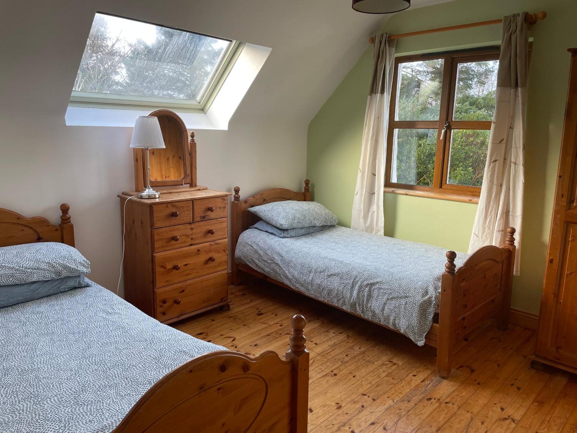 Letterfrack Farm Cottage in village on a farm beside Connemara National Park Exteriör bild