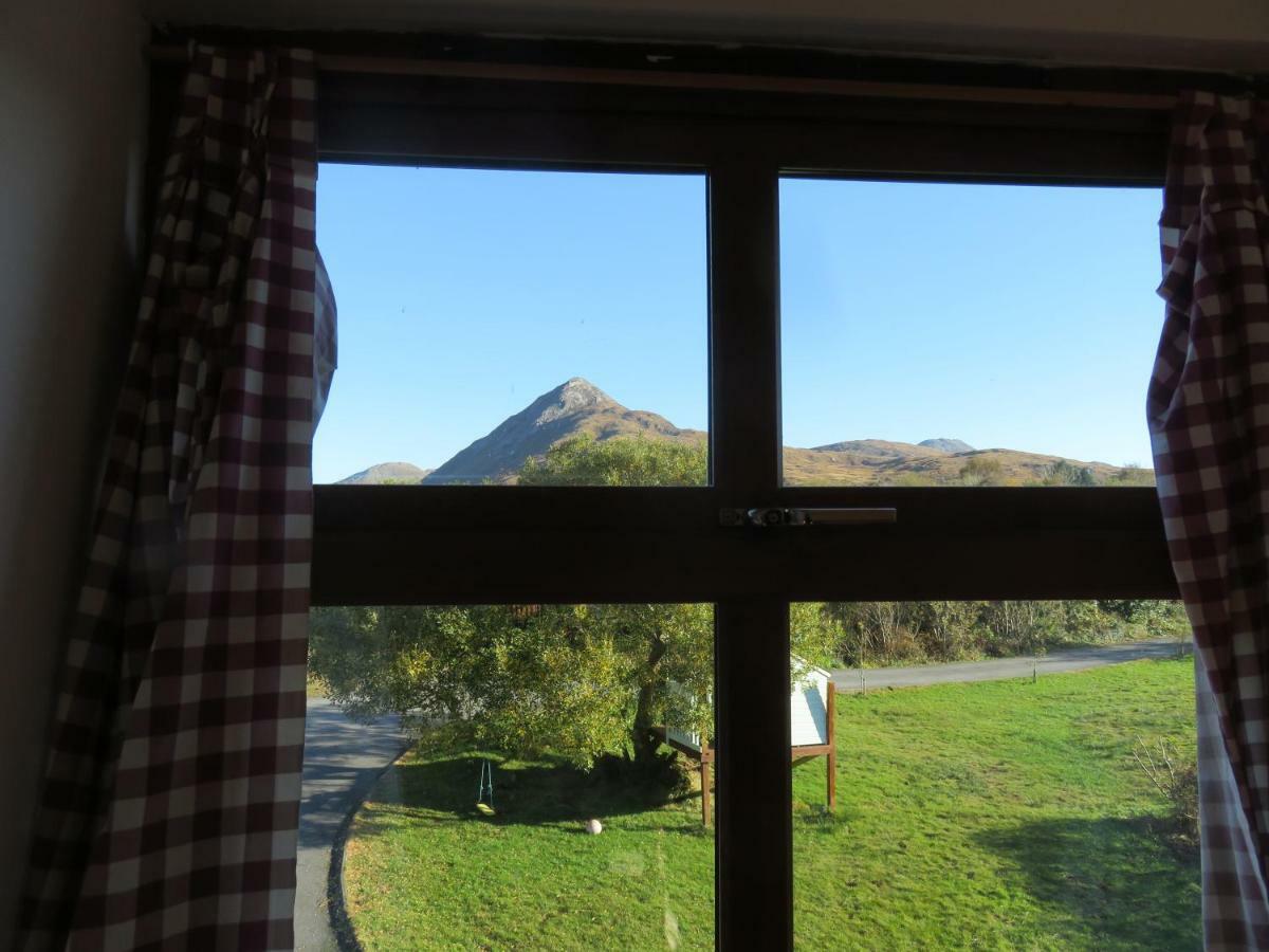 Letterfrack Farm Cottage in village on a farm beside Connemara National Park Exteriör bild