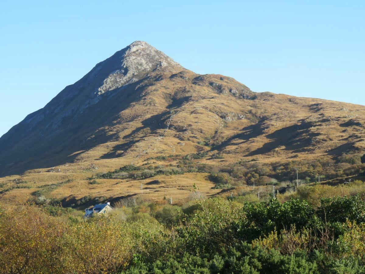 Letterfrack Farm Cottage in village on a farm beside Connemara National Park Exteriör bild
